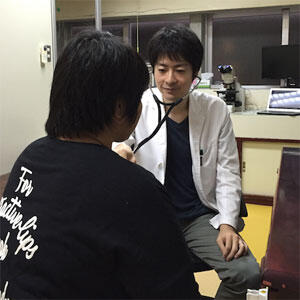 （診察の様子）の画像
