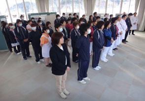 （センター職員の朝礼の様子）の画像